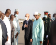 الرئيس الموريتاني محمد ولد الغزواني، والجزائري الغامبي آدم بارو في العاصمة بانجو مساء الثلاثاء