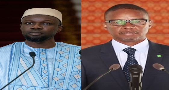 الوزير الأول الموريتاني محمد ولد بلال، والوزير الأول السنغالي عثمان سونكو