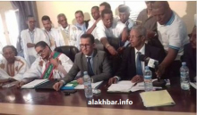 من اليمني والي لبراكنة ووزير المياه ورئيس المجلس الجهوي خلال حفل التنصيب زوال اليوم (الأخبار)