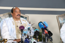 الرئيس السابق محمد ولد عبد العزيز خلال آخر ظهور إعلامي له في مؤتمر صحفي عقده بتاريخ 20 ديسمبر الماضي (الأخبار - أرشيف)