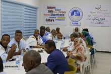 المكتب التنفيذي لحزب الاتحاد من أجل الجمهورية خلال أول اجتماع له مساء اليوم في مقر الحزب المركزي (الأخبار)