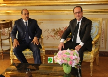 الرئيسان الفرنسي والموريتاني خلال لقائهما في الأليزيه بباريس (وما)