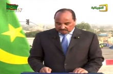 ولد عبد العزيز خلال إلقائه خطاب الاستقلال من كيهيدي ـ (قناة الموريتانية)