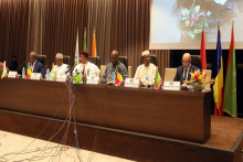 منصة افتتاح الفمة اليوم الأحد في انيامي عاصمة النيجر (وما)