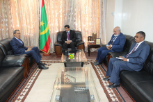 وزير الثقافة والصناعة التقليدية سيدي محمد ولد محم خلال لقائه مع السفير المغربي في نواكشوط (وما)