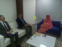 وزيرة التجهيز والنقل آمال بنت المولود خلال لقائها مع السفير رئيسة بعثة الاتحاد الأوربي  اجياكومو ديرازو (وما)