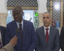 وزير التعليم العالي والبحث العلمي سيدي ولد سالم خلال حديثه لوسائل الإعلام (وما)
