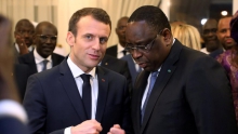 الرئيسان الفرنسي إيمانويل ماكرون والسنغالي ماكي صال.