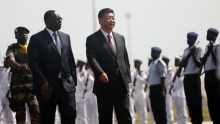 الرئيسان السنغالي ماكي صال والصيني شي جين بينغ.