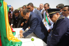 ولد عبد العزيز خلال وضع حجر أساس خط ربط كهرباء عالي الجهد بين كرمسين ونواكشوط (وما)