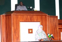 وزيرة الزراعة الأمينة بنت القطب ولد امم خلال حديثها أمام البرلمانيين (وما)