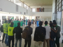 طلاب داخل مباني كلية الطب بجامعة نواكشوط