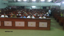 نواب فى البرلمان الموريتاني خلال افتتاح الجلسة الطارئة التي من المقرر أن تختتم يوم غد الخميس (الأخبار)