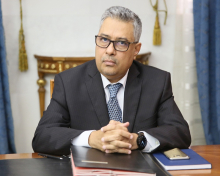وزير الاقتصاد والصناعة الشيخ الكبير مولاي الطاهر