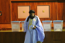 النائب الأول لرئيس الجمعية الوطنية بيجل ولد هميد بعيد إدلائه بصوته في انتخاب نواب رئيس الجمعية الوطنية (الأخبار)