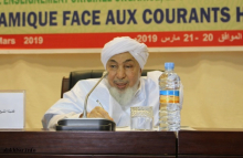 الشيخ العلامة عبد الله بن بيه خلال افتتاح مؤتمر علمي سابق بنواكشوط 