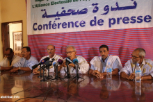 قادة المعارضة خلال مؤتمر صحفي اليوم الأربعاء بنواكشوط (الأخبار)