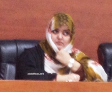 مديرة تلفزيون الموريتانية خيرة بنت الشيخاني خلال حديثها في الاجتماع الذي استضافته اتحادية كرة القدم (الأخبار)