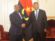 الرئيسان الأنغولي والغابوني خلال لقاء سابق