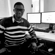 الشاب الموقوف في مفوضية الشرطة بمقاطعة السبخة في ولاية نواكشوط الغربية