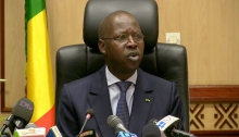 محمد بون عبد الله ديون: الوزير الأول السنغالي ورئيس لائحة الأغلبية المشاركة في الانتخابات التشريعية.