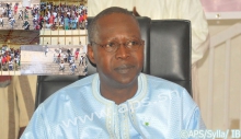 محمد بون عبد الله ديون: الوزير الأول السنغالي ورئيس لائحة نسيقية النظام المشاركة في الانتخابات التشريعية.