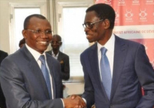 ساني يايا وزير الاقتصاد والمالية التوغولي، وكريستيان ٱدوفيلاندي رئيس البنك غرب الإفريقي للتنمية.