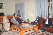 نائب وزير الخارجية الإيطالي فينسينزو آمندو خلال لقائه مع وزير الداخلية الموريتاني أحمد ولد عبد الله (وما)