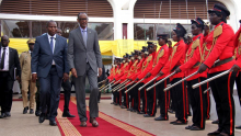رئيس رواندا بول كاغامي ورئيس وسط إفريقيا فوستين أرشانج تواديرا