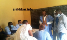 قضى المضربون ساعات في مباني مقر المنسقية الجهوية للكونفدرالية العامة لعمال موريتانيا/ الأخبار