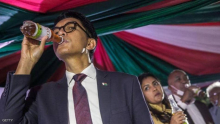 رئيس مدغشقر: أندريه راجولينا خلال تجريبه العلاج العشبي 