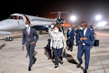 المديرة العامة لصندوق النقد الدولي كريستالينا جوجيفا لدى وصولها داكار واستقبالها من طرف وزير المالية السنغالي عبدولاي داودا جالو