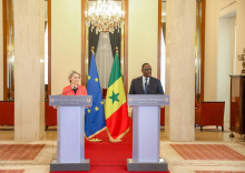 الرئيس السنغالي ماكي صال  رئيسة المفوضية الأوروبية أورسولا فون دير لاين 
