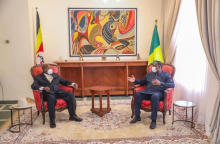 الرئيسان السنغالي ماكي صال والأوغندي يوري موسيفني 