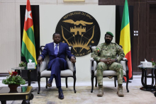 الرئيس الانتقالي المالي عاصيمي غويتا والرئيس التوغولي فور نياسينغبي