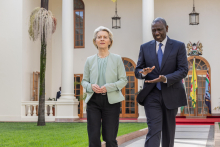 الرئيس الكيني وليام روتو ورئيسة المفوضية الأوروبية أورسولا فون دير لايين 