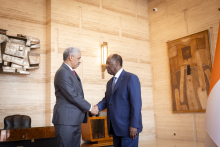 الرئيس الإيفواري الحسن واتارا ورئيس البنك الإفريقي للتنمية سيدي ولد التاه 