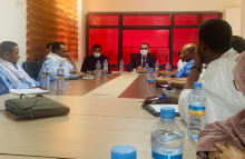 المدير العام لشركة معادن موريتانيا خلال الاجتماع مع نقابات المنقبين