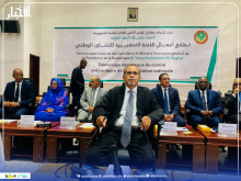 رئيس اللجنة يحي ولد أحمد الوقف خلال الاجتماع أمس (الأخبار)
