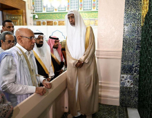الرئيس الموريتاني محمد ولد الغزواني خلال زيارته اليوم للمسجد النبوي الشريف