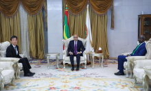 الرئيس محمد ولد الغزواني خلال استلام أوراق اعتماد سفير اليابان الجديد