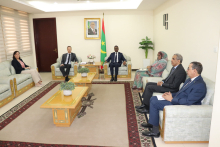 الوزير الأول محمد ولد بلال خلال لقائه اليوم مع رئيس بعثة الاتحاد الأوروبي في موريتانيا السفير غويليم جونز