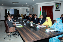 الوفدان الموريتاني والأوروبي خلال اجتماعهما بمباني الوزارة الأولى 