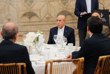 الرئيس محمد ولد الغزواني خلال حضره مأدبة العشاء