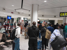 الركاب في مطار محمد الخامس فجر اليوم بعد عودة رحلتهم من أجواء نواكشوط 
