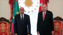 الرئيسان الموريتاني محمد ولد الغزواني (يسار) والتركي رجب طيب أردوغان