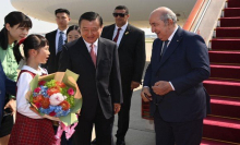 الرئيس الجزائري عبد المجيد تبون بعد صوله العاصمة الصينية بكين اليوم الاثنين 