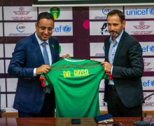 المدرب الجديد للمرابطون ديدديي داروزا ورئيس الاتحادية الموريتانية لكرة القدم أحمد ولد يحي