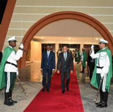 الرئيس محمد ولد الغزواني خلال لقائه مغادرته نواكشوط متوجها إلى أديس بابا (وما)