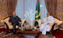 الرئيس محمد ولد الغزواني خلال لقائه مع الوزير الأول ووزير المالية الجزائري أيمن بن عبد الرحمن